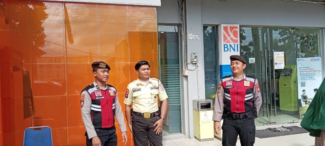 
					Pastikan Keamanan Nasabah, Sat Samapta Polres Sukamara Monitor Area Kantor Bank BNI