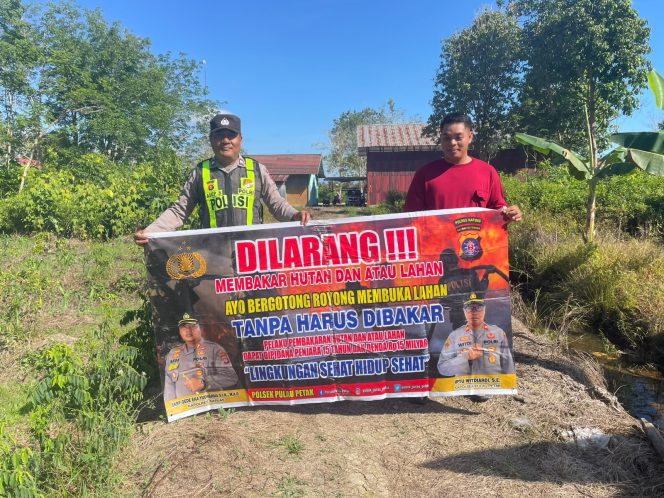 
					DALAM UPAYA PENCEGAHAN KEBAKARAN HUTAN DAN LAHAN, PERSONEL POLSEK PULAU PETAK SOSIALISASIKAN SANKSI PIDANA PELAKU KARHUTLA KE MASYARAKAT KECAMATAN PULAU PETAK