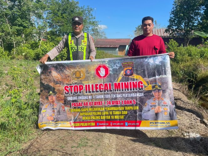 
					PERSONEL POLSEK PULAU PETAK LAKSANAKAN SOSIALISASI ILEGAL MINING KE MASYARAKAT GUNA PENCEGAHAN TAMBANG LIAR DI WILAYAH KECAMATAN PULAU PETAK