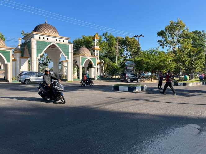 
					Sentuh Jalur Protokol Utama, Sat Samapta Polres Sukamara Gelar Pos Pengamanan Arus Pagi