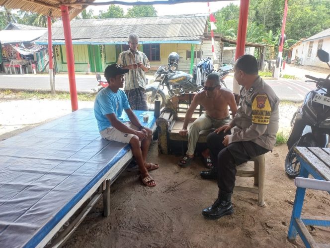 
					Cegah Karhutla, Bhabinkamtibmas Sungai Bakau Sambang dan Himbau Warga Jaga Kamtibmas