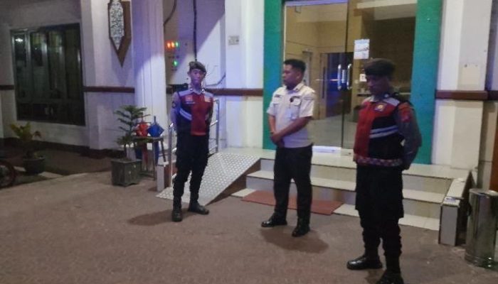 Kawal Stabilitas Lembaga Keuangan Daerah Jalur Malam, Sat Samapta Polres Sukamara Kontrol Bank Kalteng