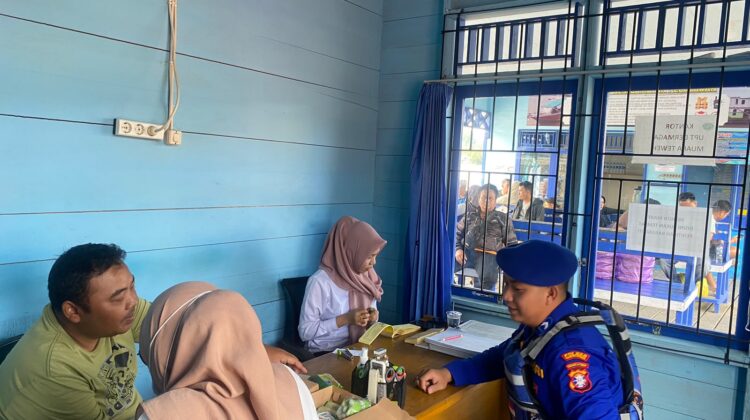 Polres Barito Utara Intensifkan Patroli Perairan Das Barito, Pastikan Keamanan dan Keselamatan Aktivitas Masyarakat