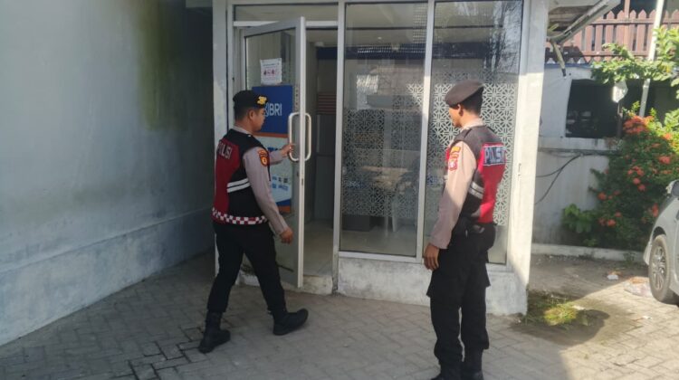 Satsamapta Polres Pulang Pisau Gelar Patroli Stasioner di Bank BRI guna Jaga Keamanan Objek Vital