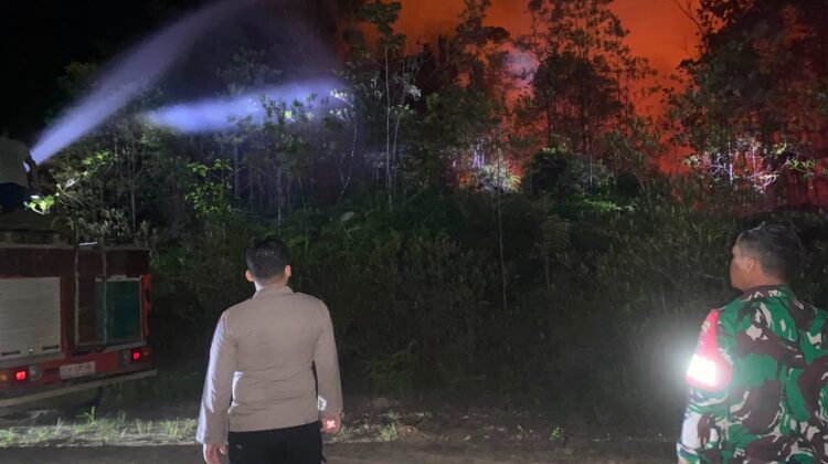 Gerak Cepat Polsek Rungan Padamkan Titik Api di Karya Bakti, Karhutla Seluas 1 Hektare Berhasil Dikendalikan