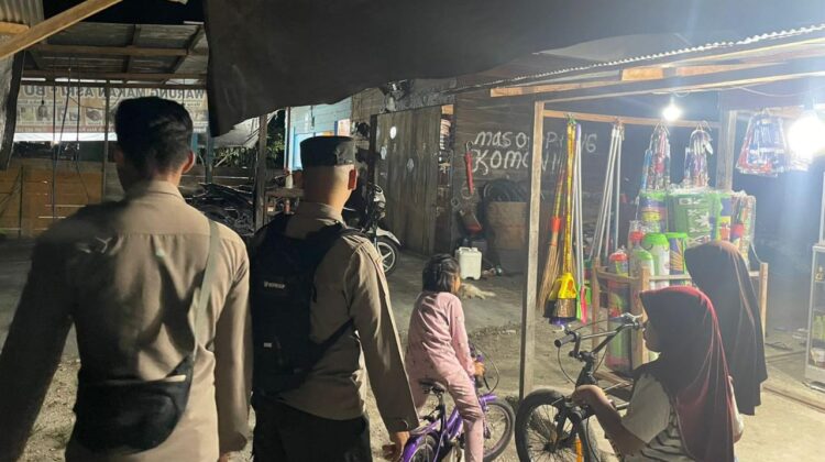 Wujudkan Lingkungan Aman, Personil Polsek Sepang Intensifkan Patroli Dialogis di Sepang