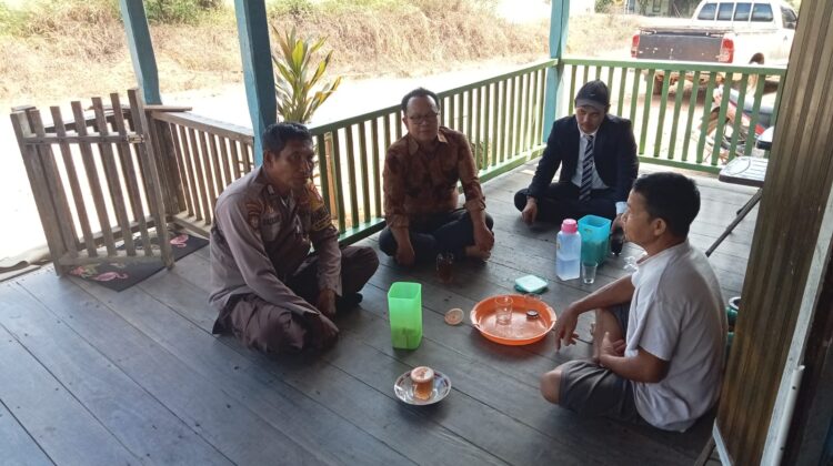 Bhabinkamtibmas Polres Kobar Gencar Sosialisasi Bahaya Narkoba ke Masyarakat
