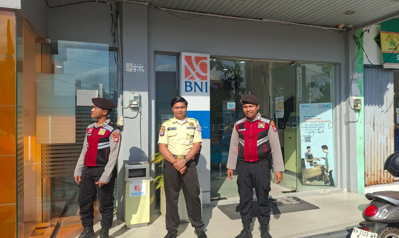 Sterilkan Kawasan Perbankan, Sat Samapta Polres Sukamara Patroli Pagi di Bank BNI
