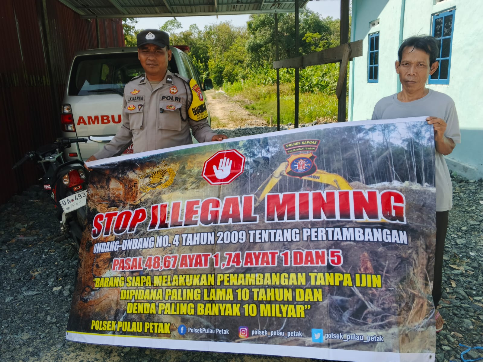 PERSONEL POLSEK PULAU PETAK LAKSANAKAN SOSIALISASI ILEGAL MINING KE MASYARAKAT GUNA PENCEGAHAN TAMBANG LIAR DI WILAYAH KECAMATAN PULAU PETAK
