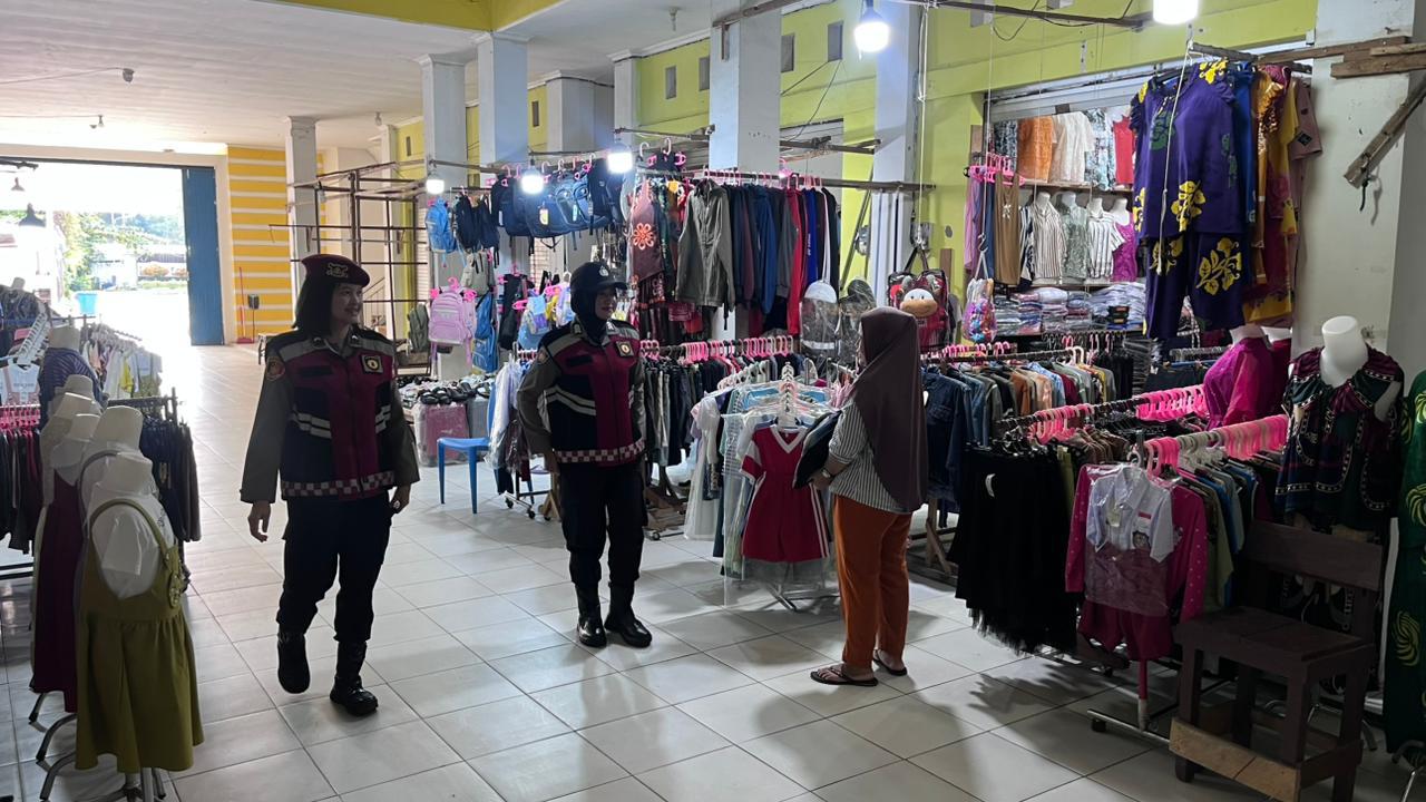 Srikandi Polres Gunung Mas Turun Langsung! Lewat Inovasi SITUKEPMAS, Pasar dan Perbankan Kuala Kurun Dijamin Aman