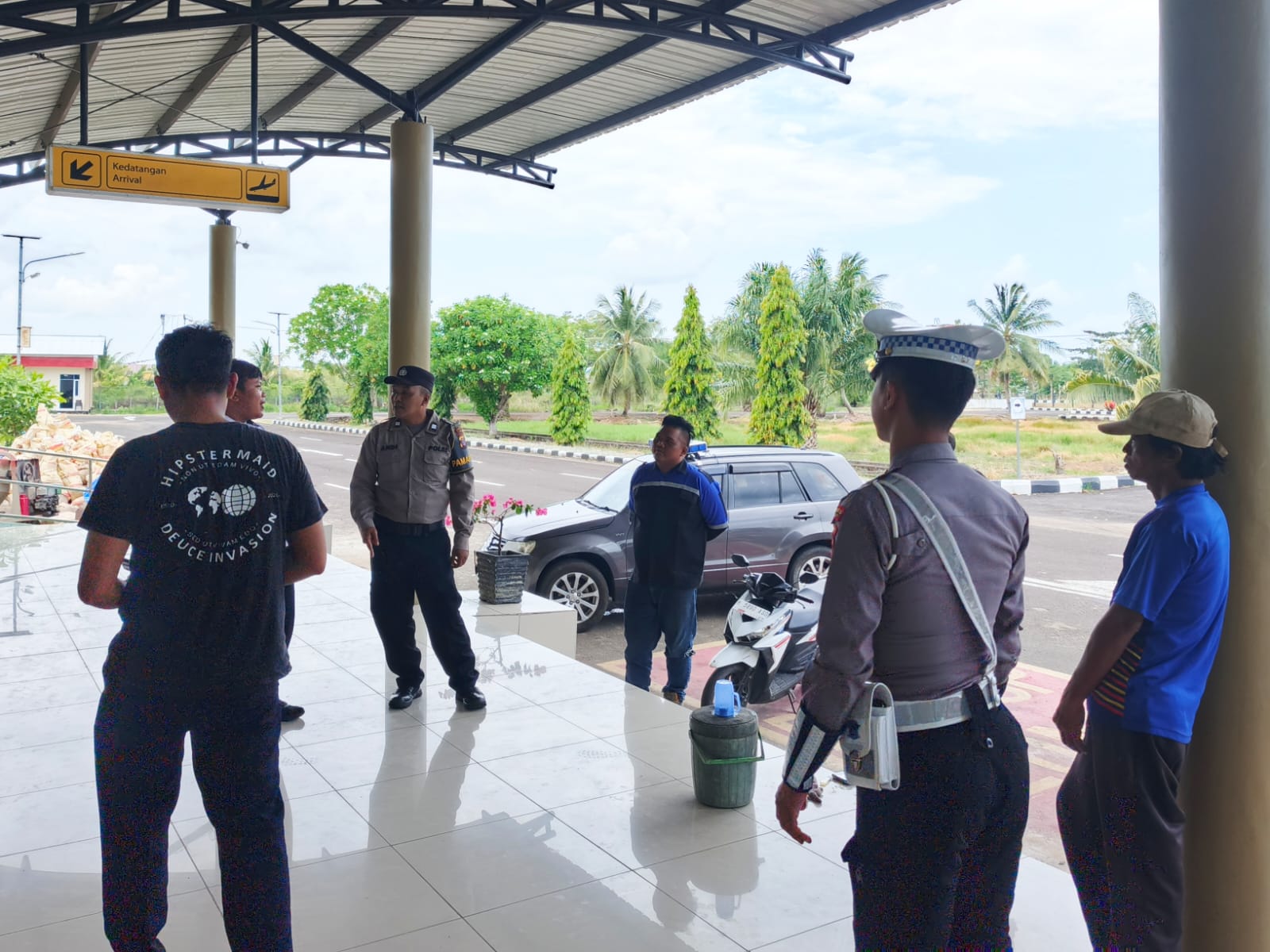 JAGA KEAMANAN OBJEK VITAL, PAMAPTA POLRES SERUYAN SAMBANG BANDARA KAPTEN MULYONO