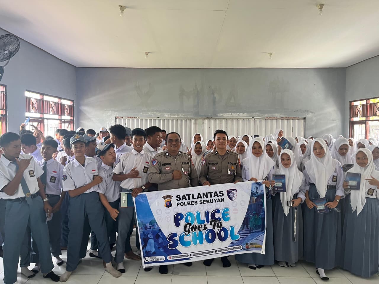 SATLANTAS POLRES SERUYAN MASUK SEKOLAH, EDUKASI PELAJAR SMAN 2 SERUYAN HILIR TIMUR JADI PELOPOR KESELAMATAN BERLALU LINTAS