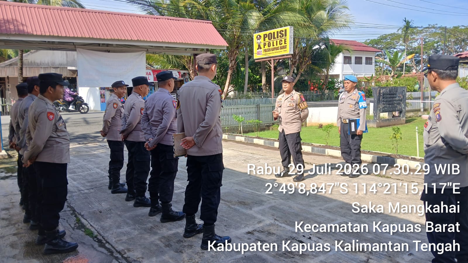 Tingkatkan Kedisiplinan Personel, Polsek Kapuas Barat Gelar Apel Pagi Dipimpin Ka SPKT 1