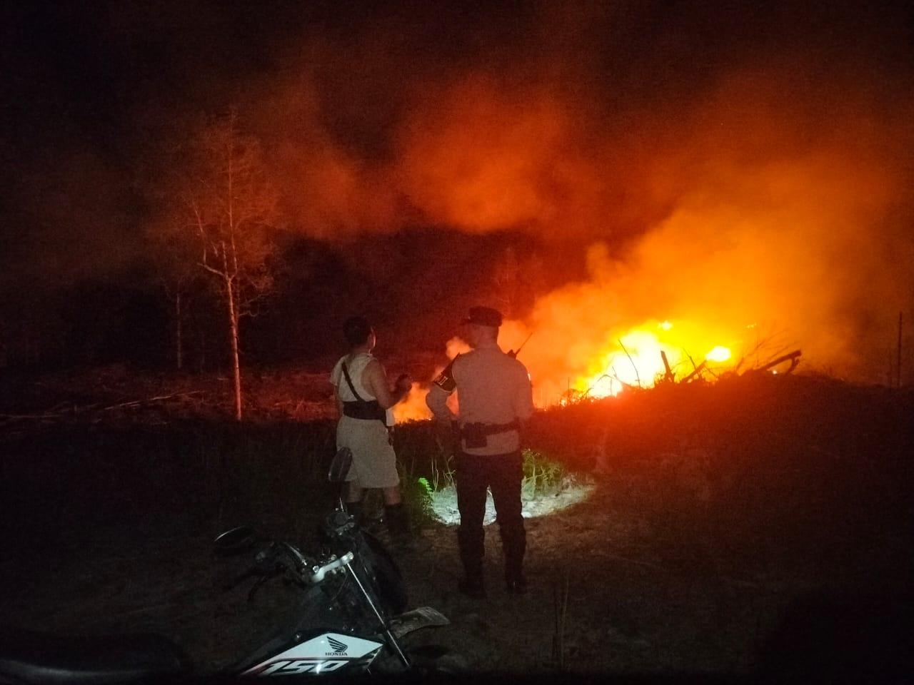 Polres Gunung Mas dan Tim Gabungan Bergerak Cepat, Padamkan Karhutla 4 Hektare di Kurun Usai Deteksi Hotspot NASA