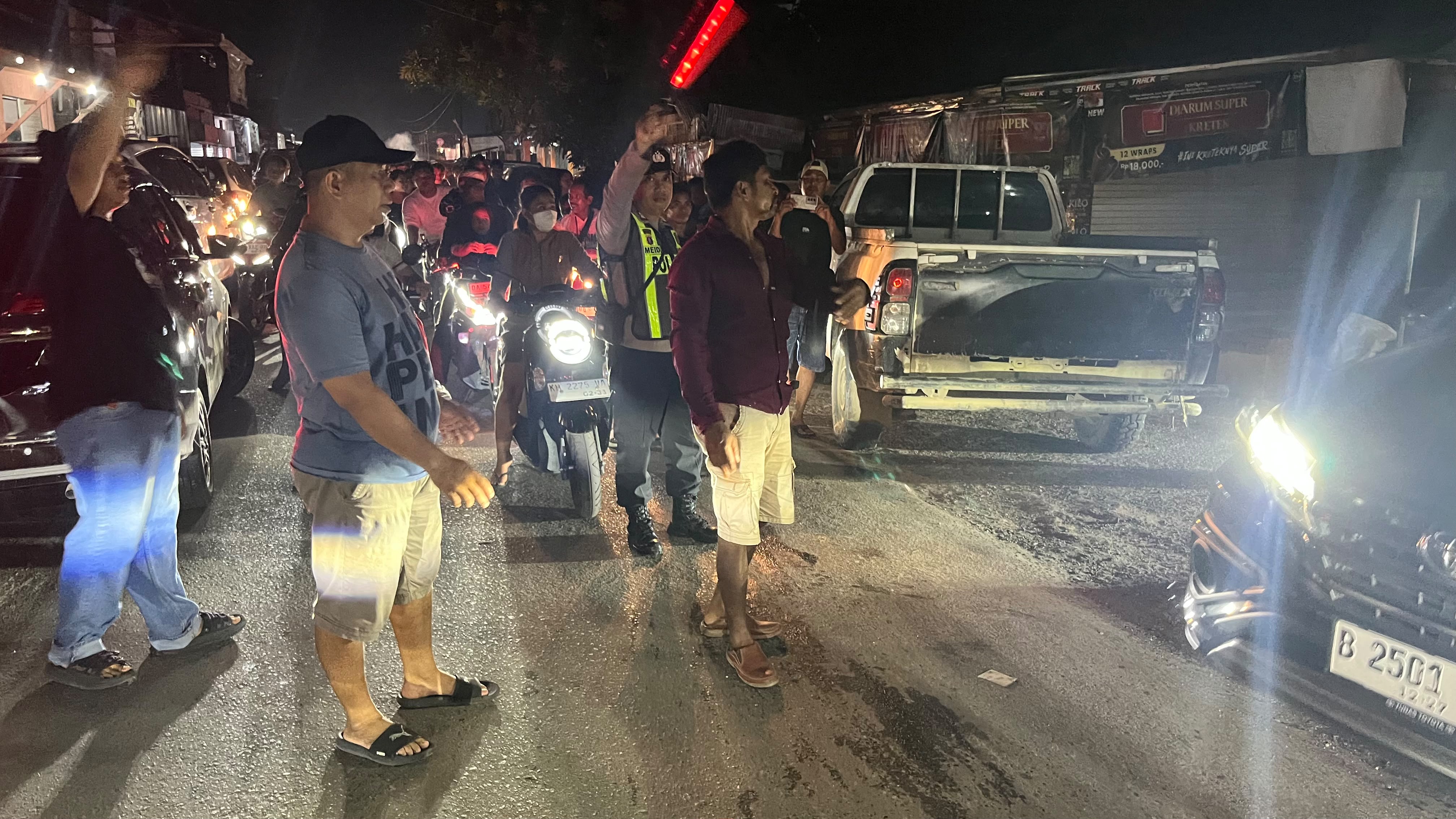 Urai Kemacetan di Kawasan Pasar Malam, Polsek Kapuas Tengah Laksanakan Pengaturan Lalu Lintas