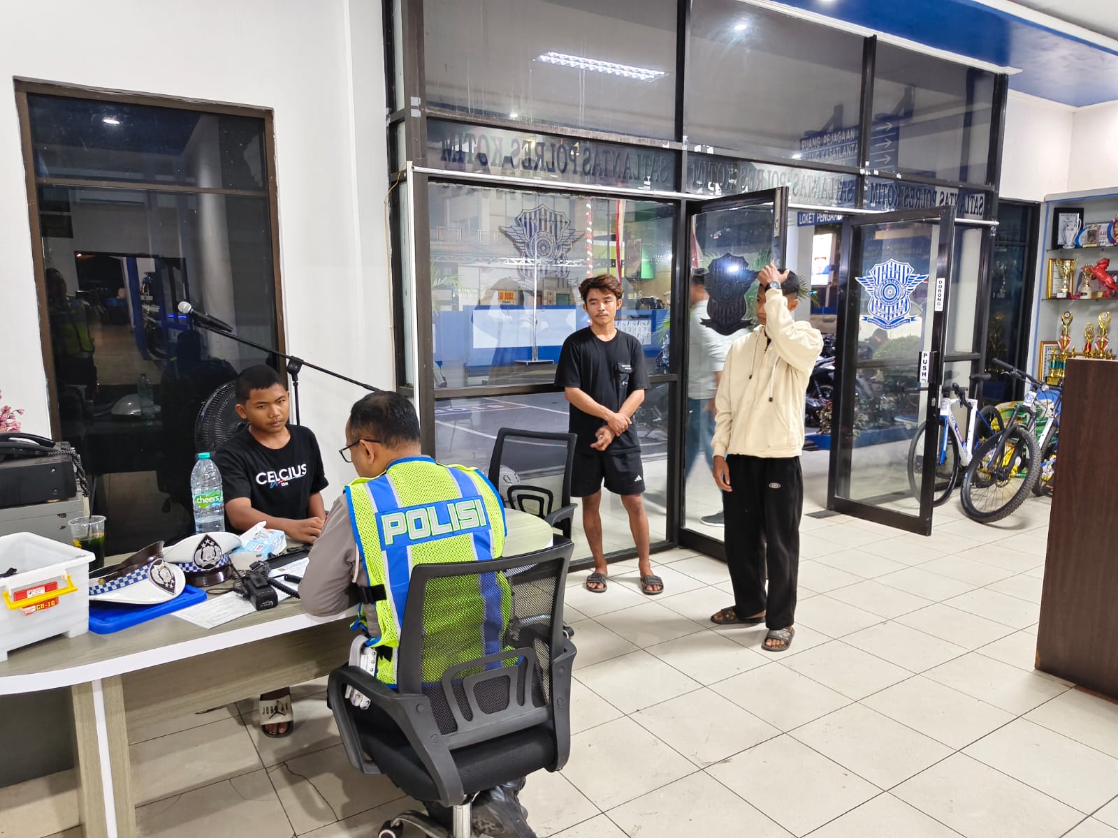 Tekan Balap Liar, Satlantas Polres Kotim Amankan 16 Motor dalam Operasi Blue Light Patrol