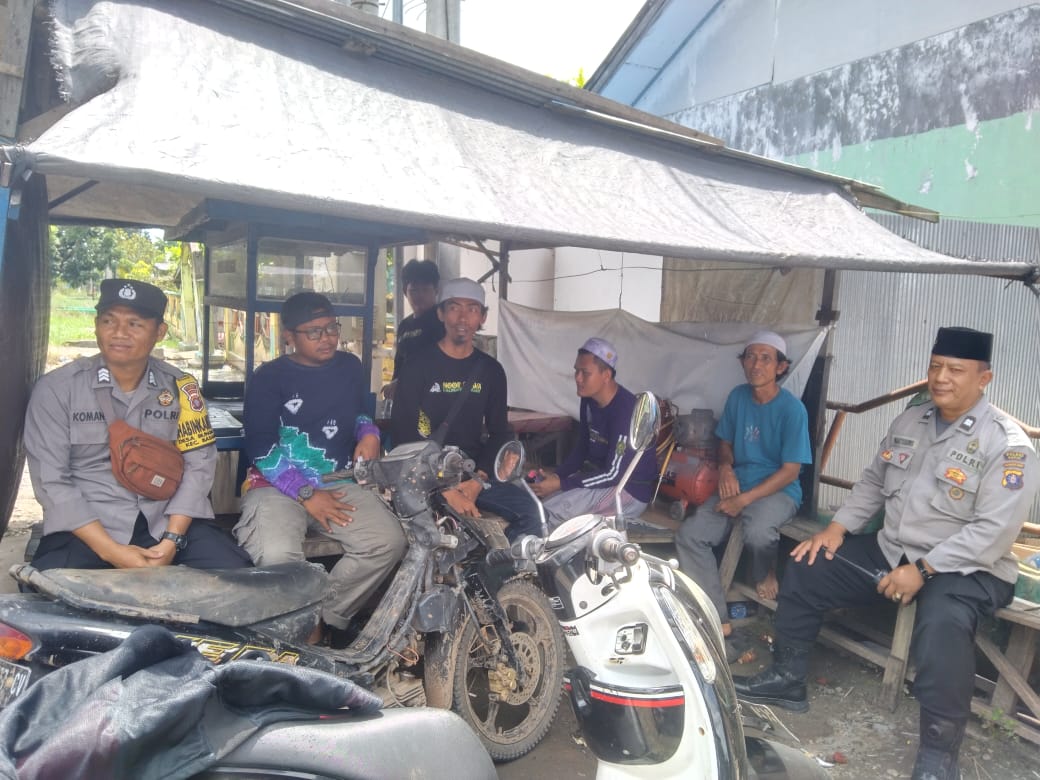 Jaga Kamtibmas Polsek Basarang Rutin Patroli  Dialogis