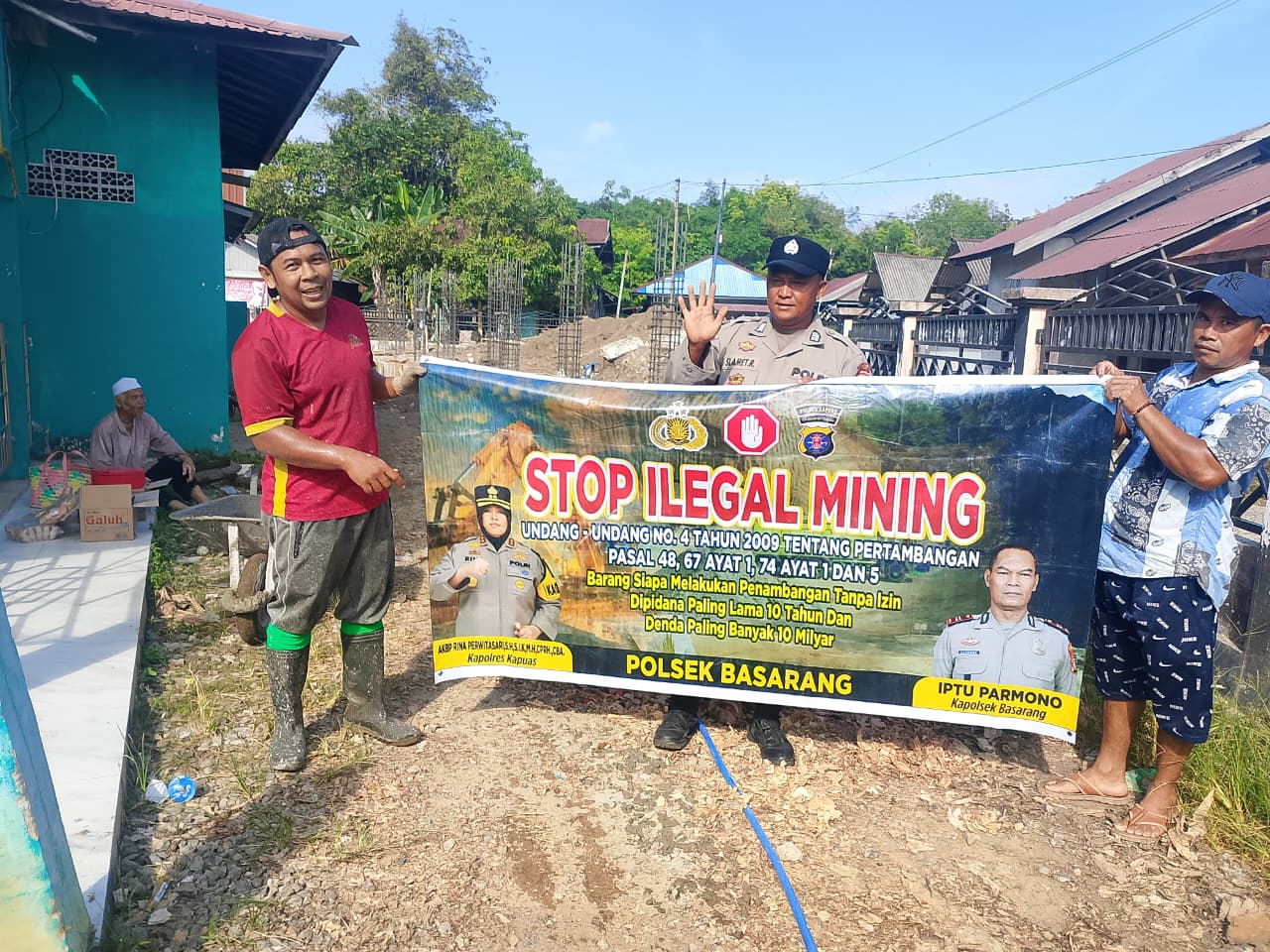 Cegah Terjadinya Karhutla, Anggota Polsek Basarang Lakukan Sosialisasi Secara Rutin