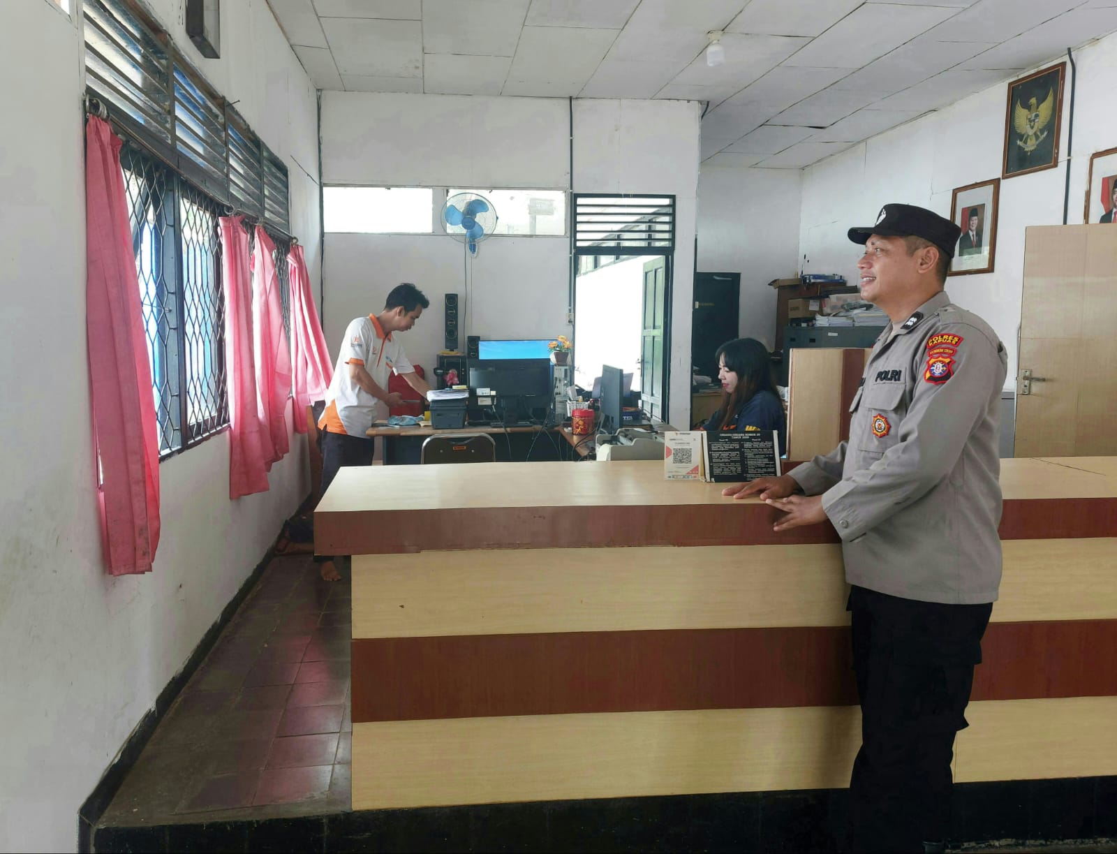 Cegah Gangguan Kamtibmas, Polsek Kapuas Barat Gelar Patroli Objek Vital di Bank BRI, Kantor Pos, dan Pertashop Mandomai