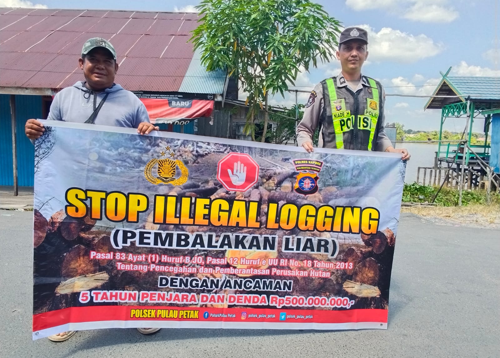 SOSIALISASI PENEBANGAN HUTAN SECARA LIAR (ILEGAL LOGING) OLEH PERSONIL POLSEK PULAU PETAK