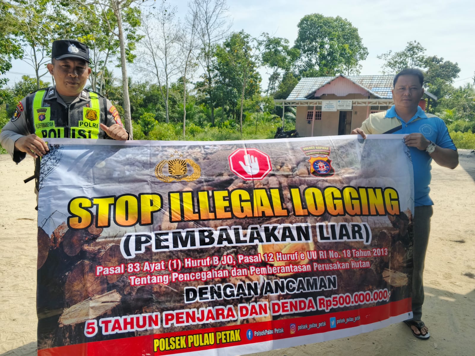 SOSIALISASI PENEBANGAN HUTAN SECARA LIAR (ILEGAL LOGING) OLEH PERSONIL POLSEK PULAU PETAK