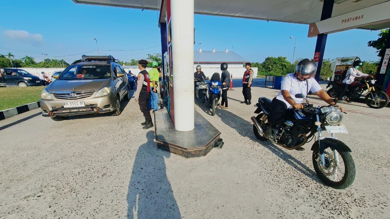 Jaga Pelayanan BBM Tetap Kondusif, Sat Samapta Polres Sukamara Patroli Pagi di SPBU