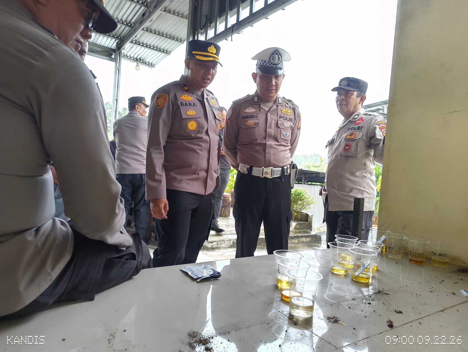Hari Pertama Jadi Kapolsek, Kompol Bagus Langsung Cek Urine Personel