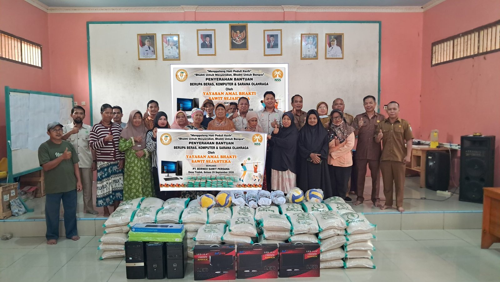 NSS Group Salurkan Bantuan Beras, Komputer, dan Alat Olahraga untuk Warga Desa Tinduk