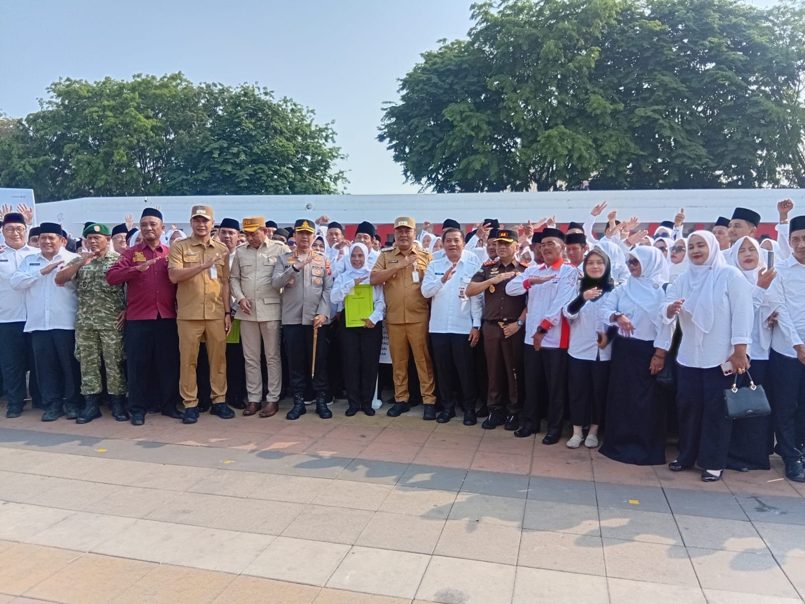 BUPATI KARAWANG LANTIK 2.251 ANGGOTA BPD SE-KABUPATEN KARAWANG DI LAPANG KARANGPAWITAN